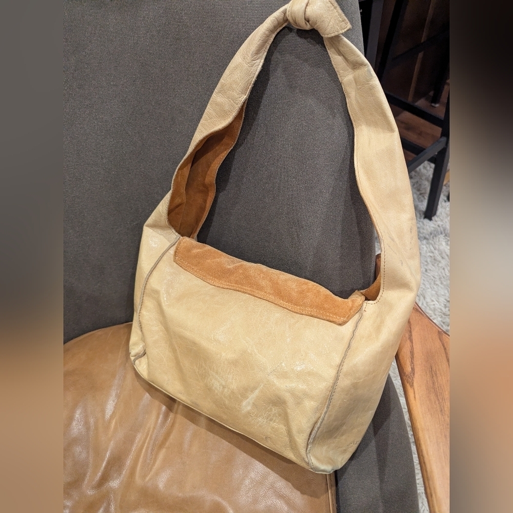 Y2K Arcadia Italy Leather vintage hobo bag gold with butterfly embossing. Rare! - Picture 5 of 15